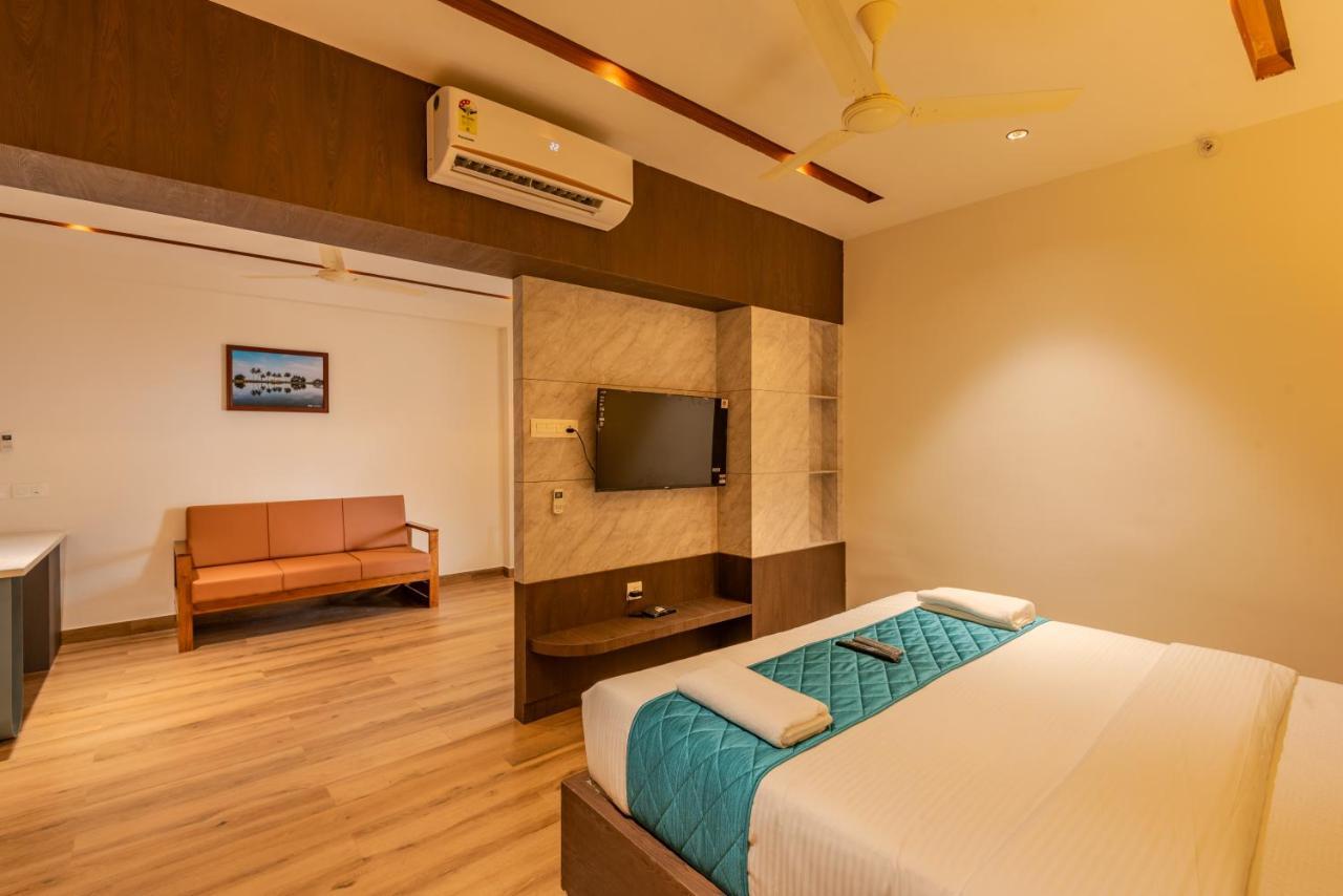 Hotel Stay Bella Кожикоде Экстерьер фото