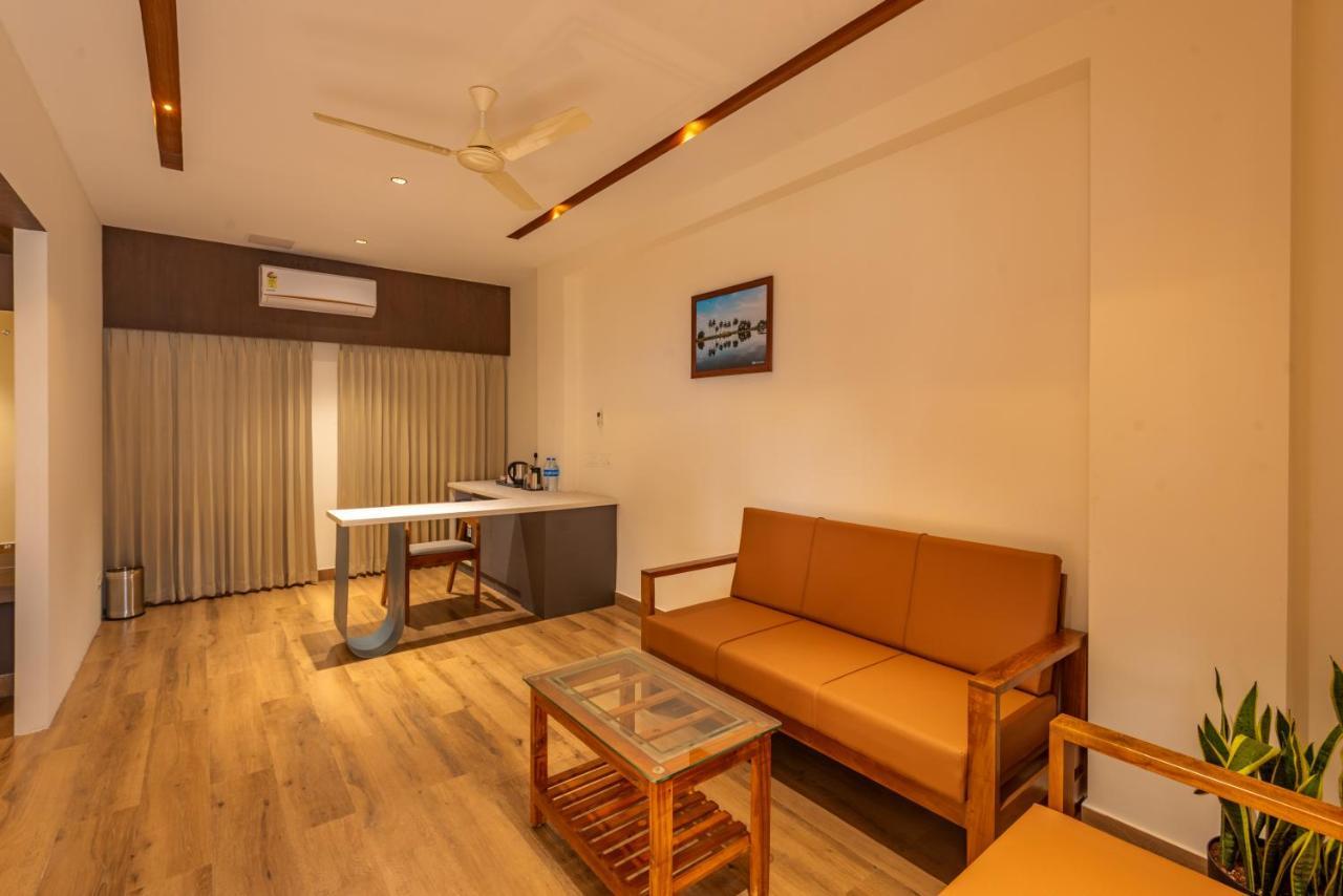 Hotel Stay Bella Кожикоде Экстерьер фото