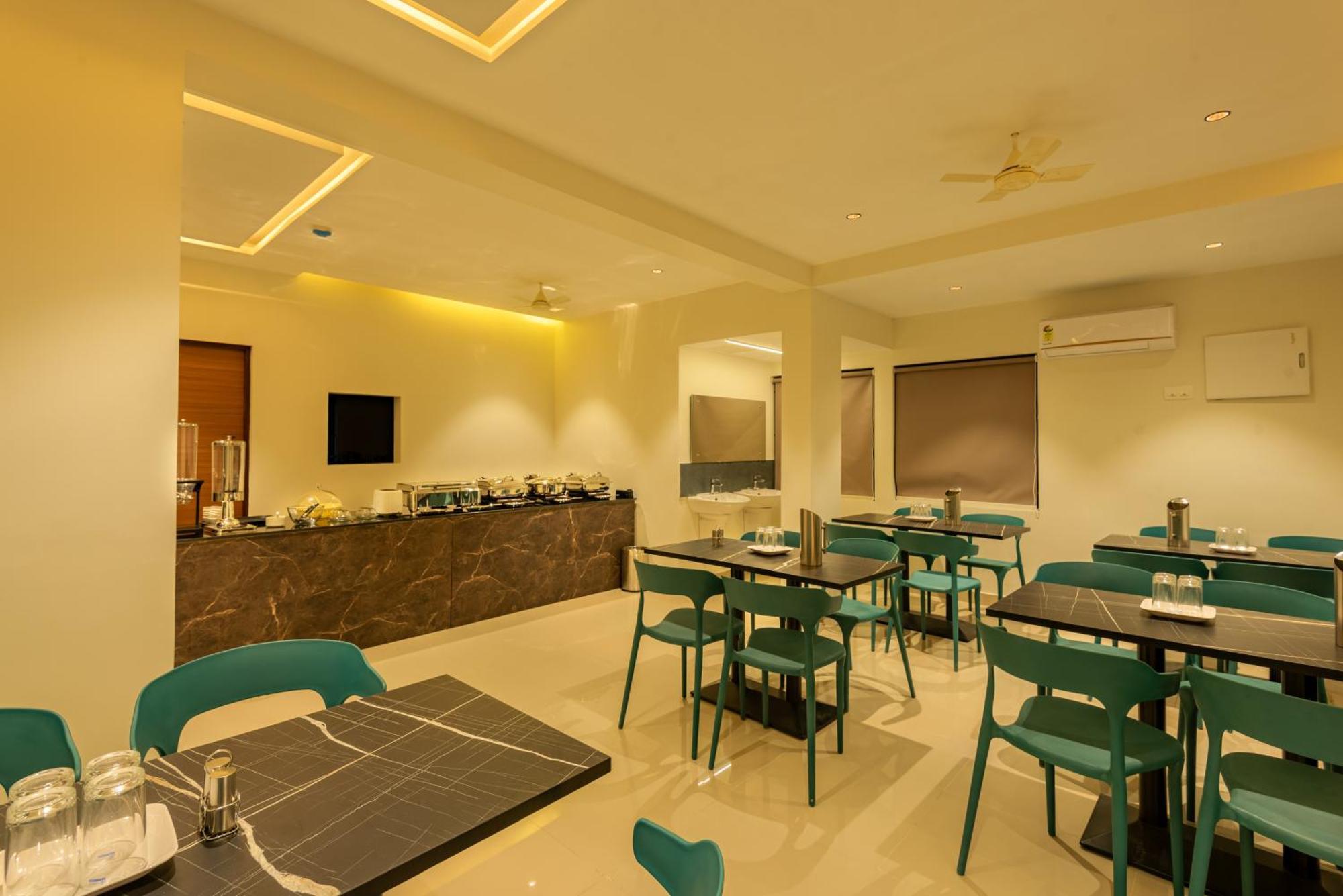 Hotel Stay Bella Кожикоде Экстерьер фото